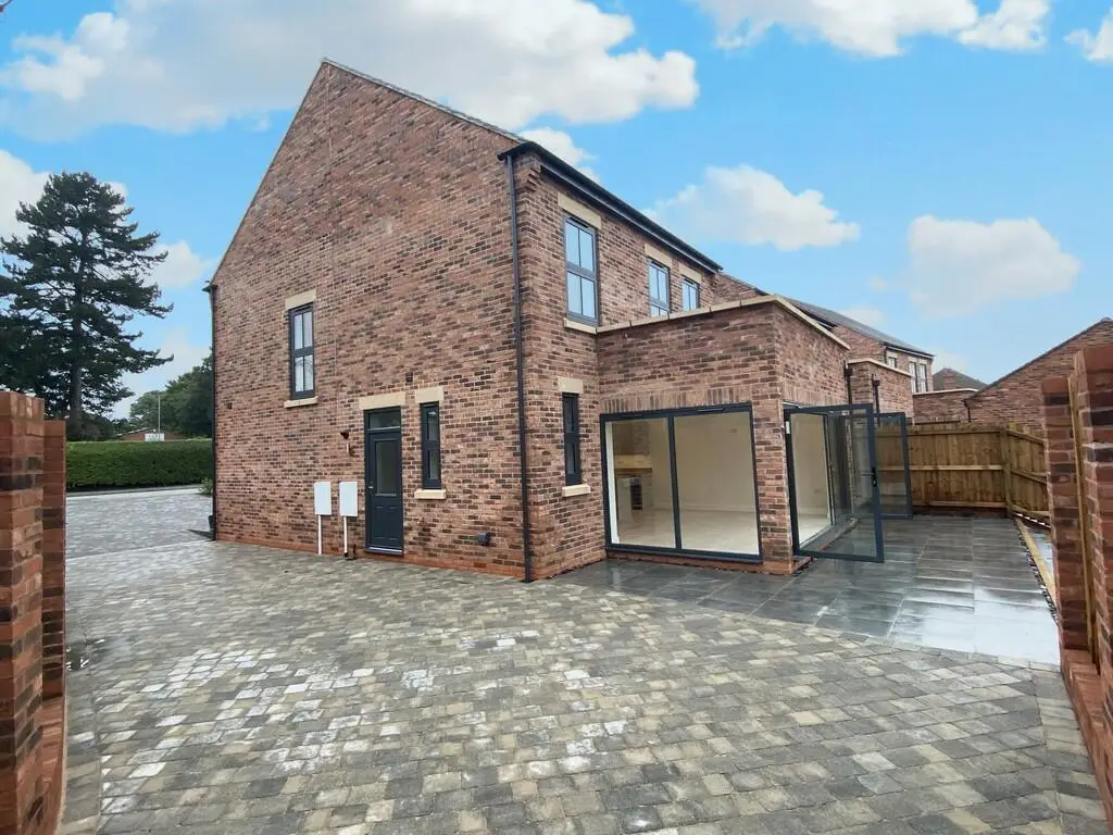 Holly Road 4 Bedroom Houses Uttoxeter 42